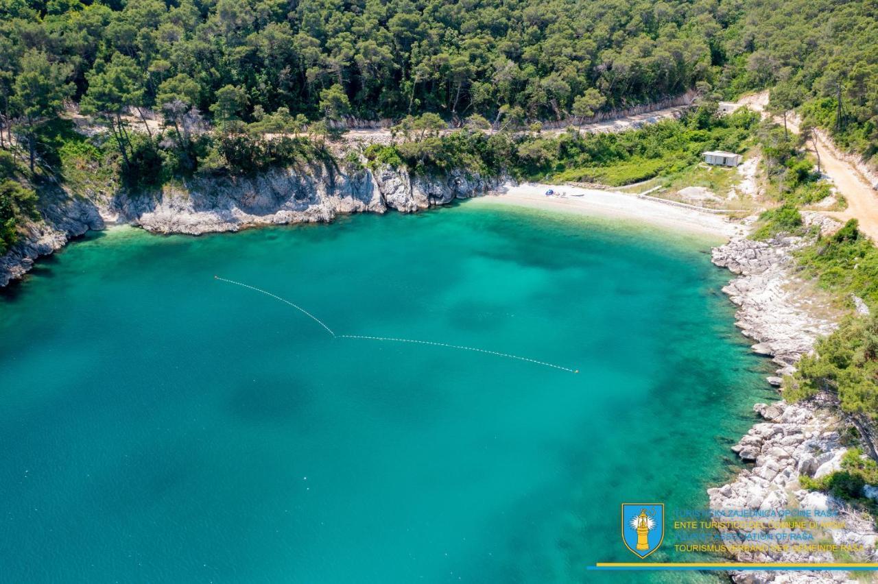 Yourcroatiaholiday - Villa With 6 Rooms Drenje  外观 照片